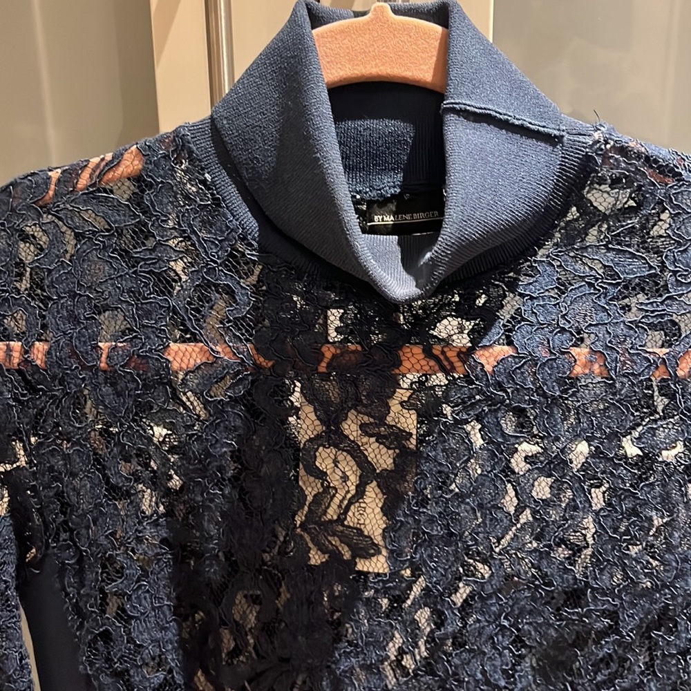 Lace top - Picture 2 of 9